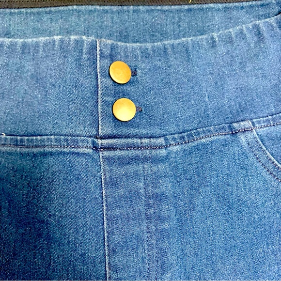 NWOT HUE Denim Leggings - Picture 8 of 12